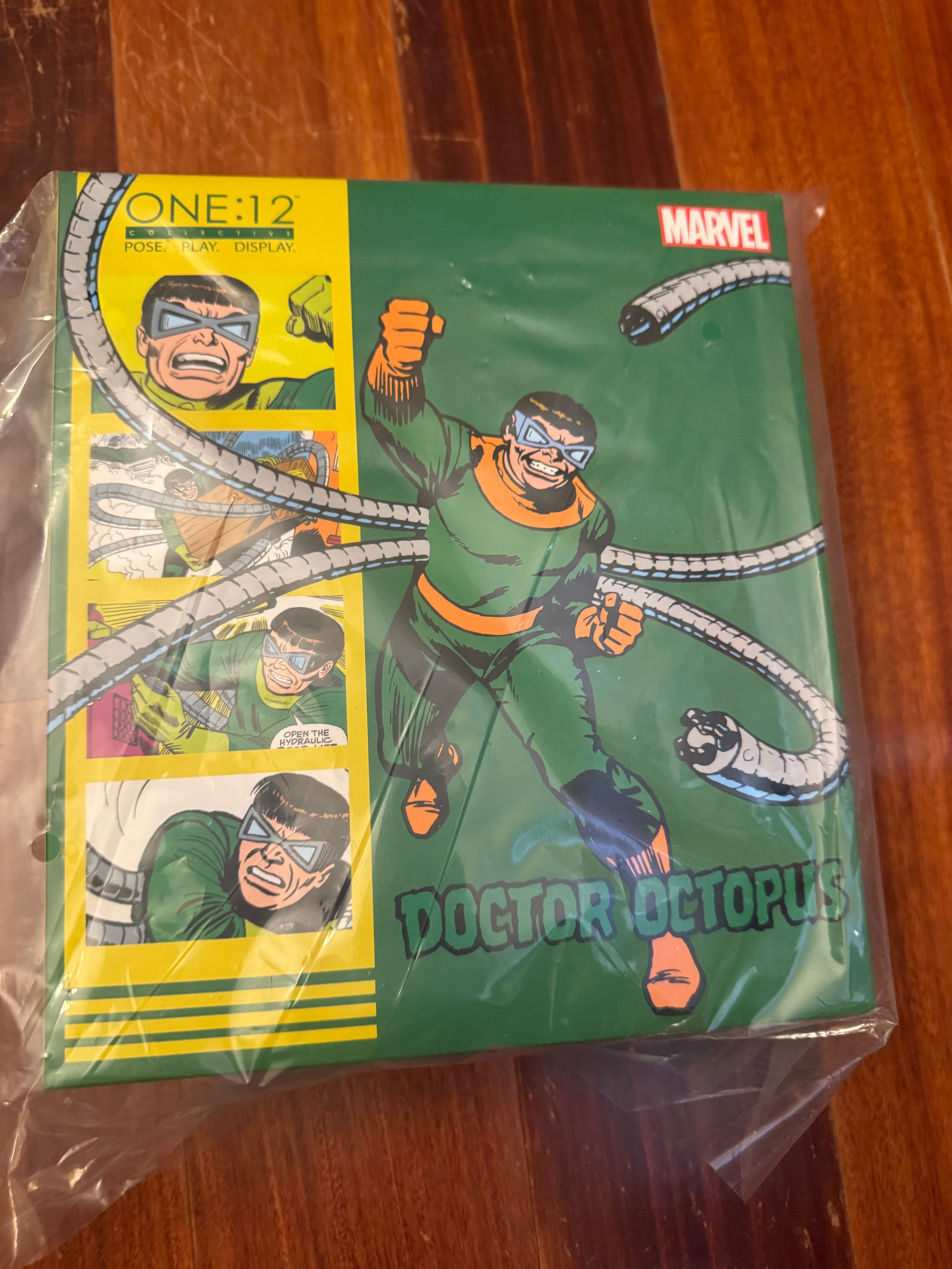 Mezco One:12 Collective – Spider-Man vs. Doctor Octopus Deluxe Box Set (2023)