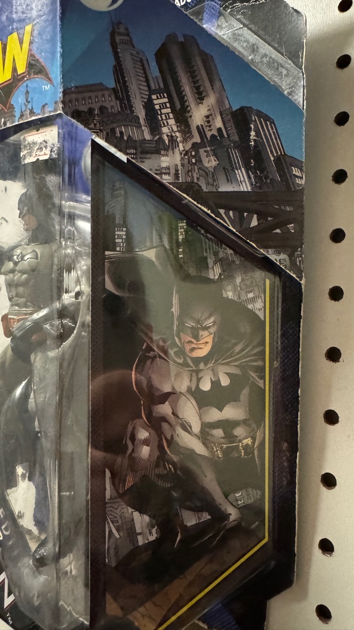 mattel-batman-legacy-modern-age-photo-4-1.jpg Mattel Batman Legacy Modern Age Batman figure packaging detail, photo 4